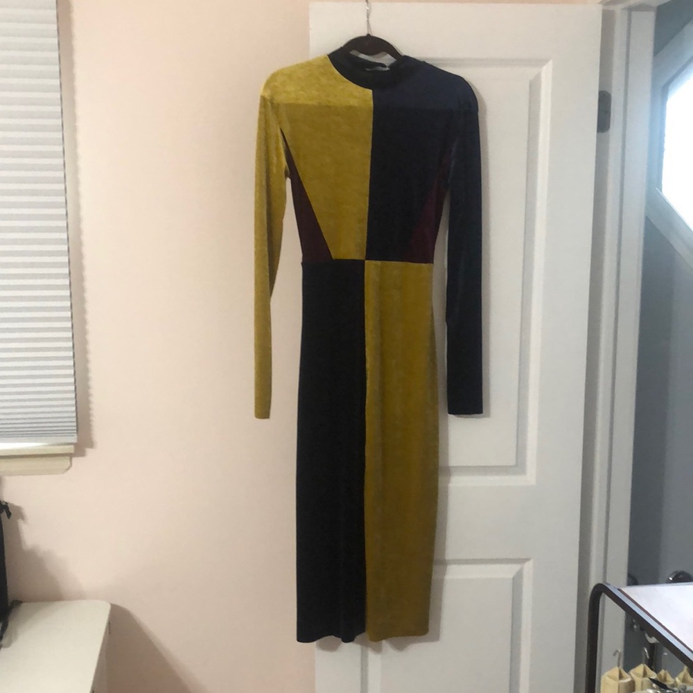 Color Blocked MIDI Dress